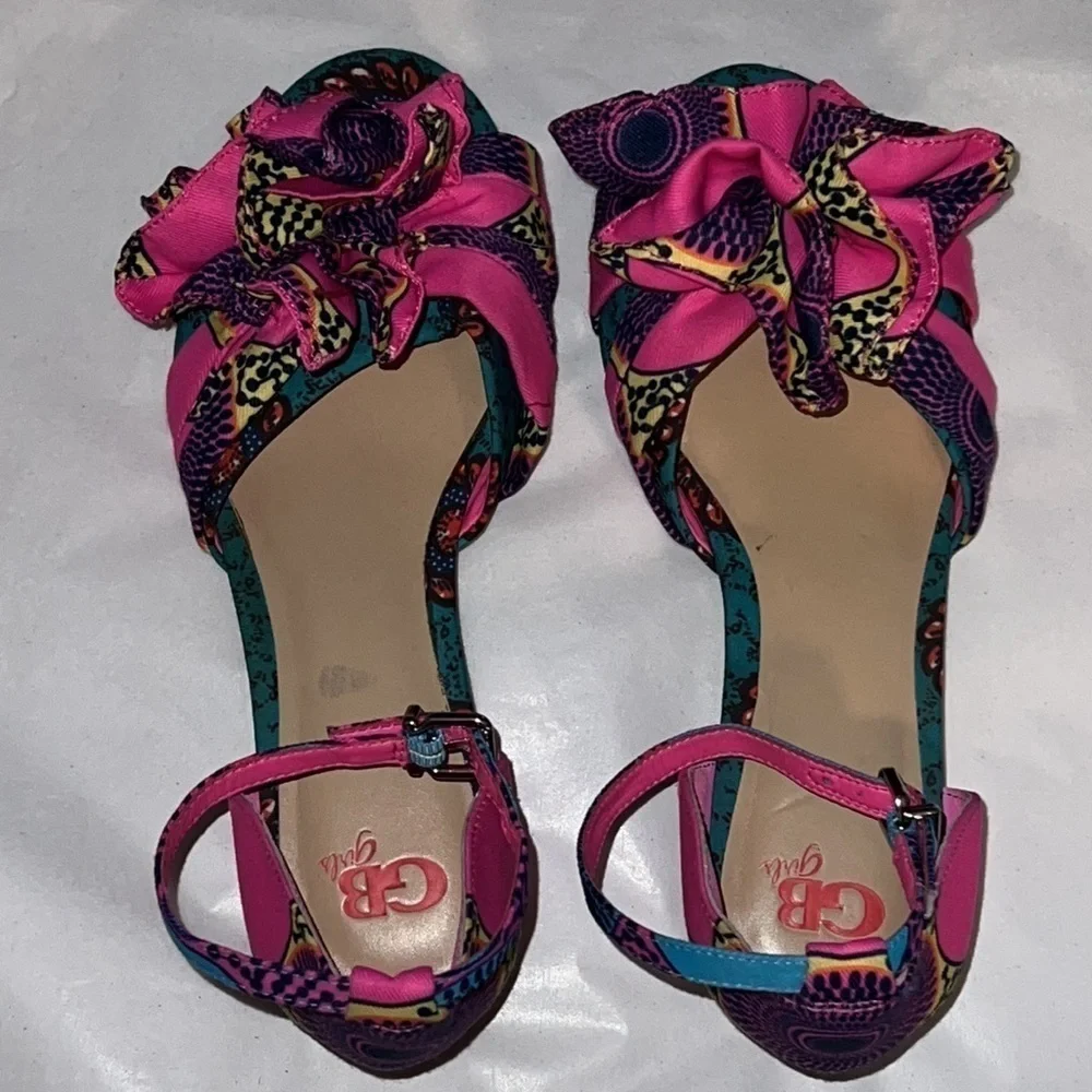 Gianni Bini GB colorful fabric girl’s shoes ankle strap left Sz 5 right Sz‎ 4